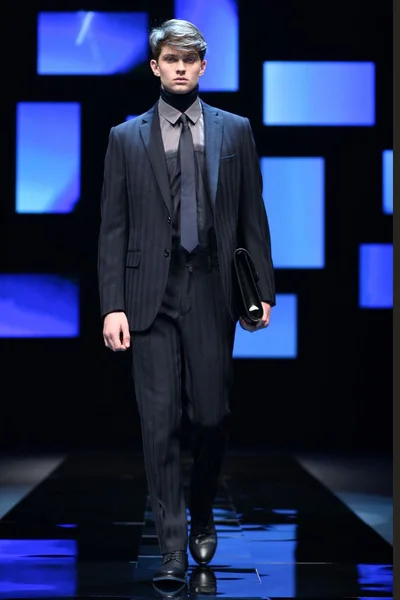 Look 5